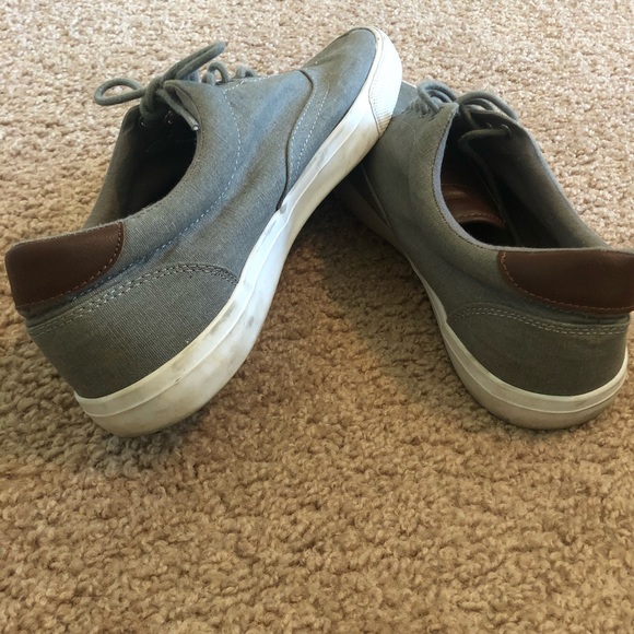 Men’s Casual Sneakers - Picture 3 of 6